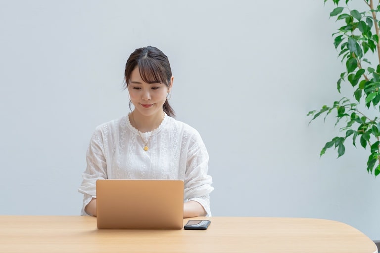 【WEBライター】スキルを活かし稼ぐ！副業の決定版！！
